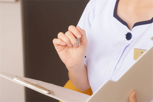 �N���j�b�N��t